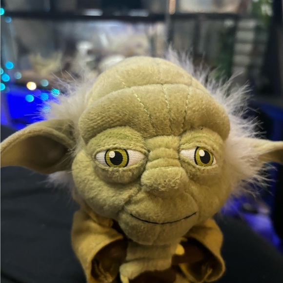 Star Wars Big Headed Yoda 7" Plush Toy - Picture 4 of 8